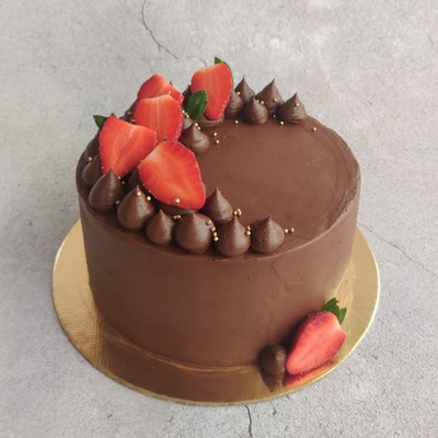 Choco Strawberry Cake