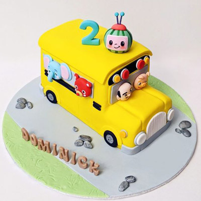 Sizzle N Spice: School Bus Cake, Cupcakes and Cookies