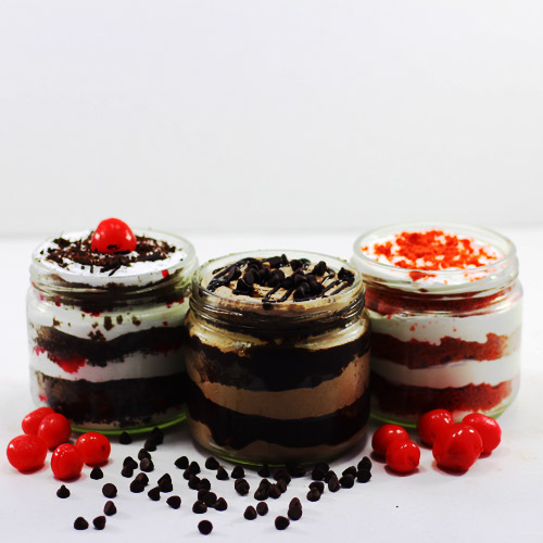 Loveable Jar Cakes (Combo Of 3 Jars)