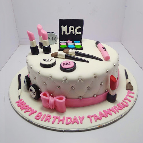 Cute Cosmetic kit Fondant Cake